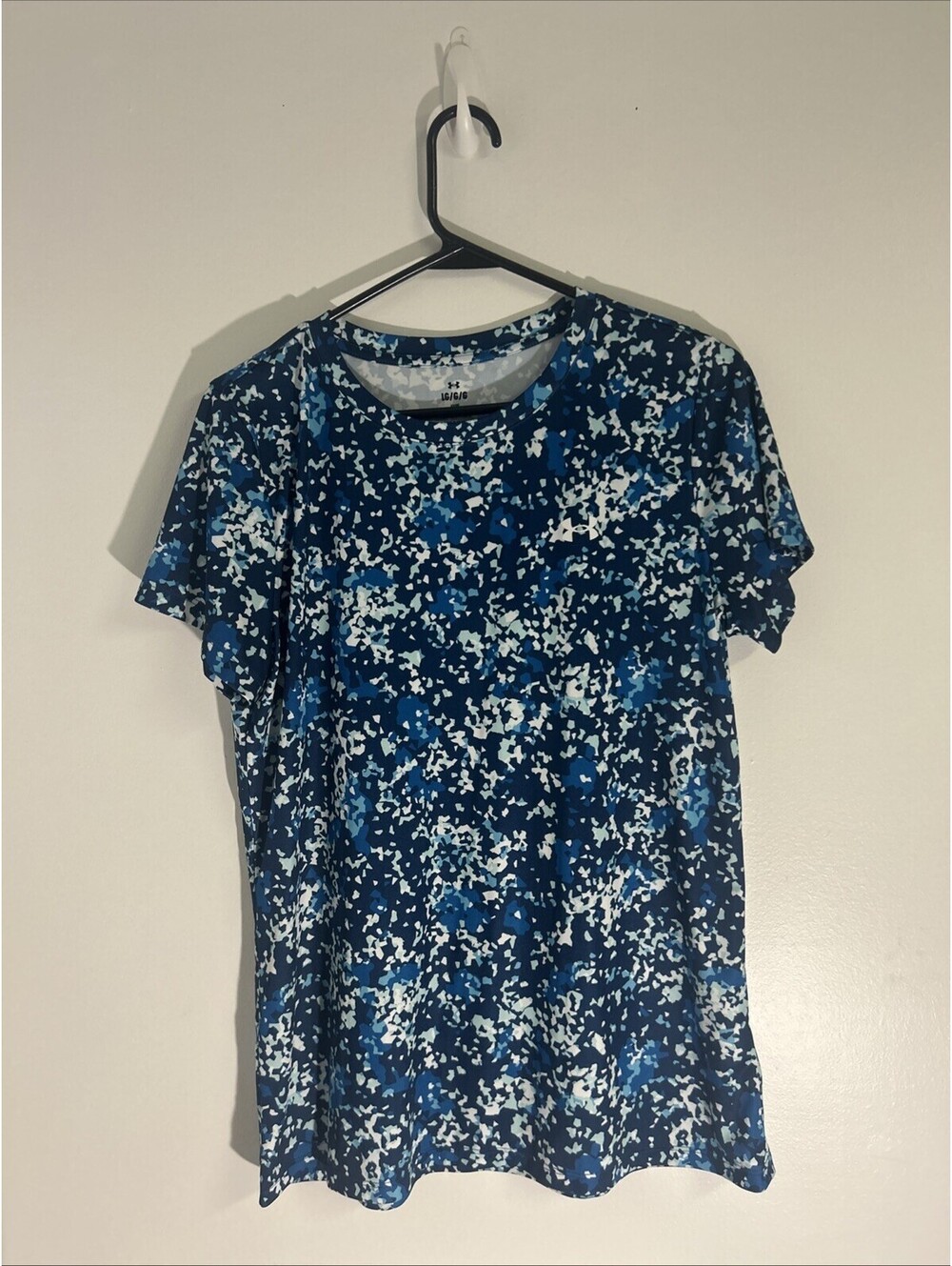 Large Under Armour Women’s Blue Multi Color Short